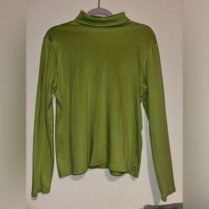 green long sleeve turtleneck
